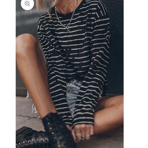 White brush stroke black long sleeve relaxed top